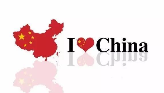 豆娃踢足球