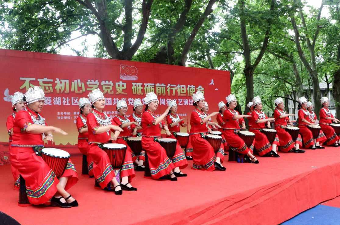 小猫钓鱼游戏龙王版有船