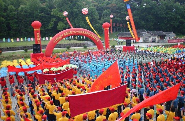 河南南阳一学校发生火灾,已致 13 人遇难,涉事学校负责人已被控制