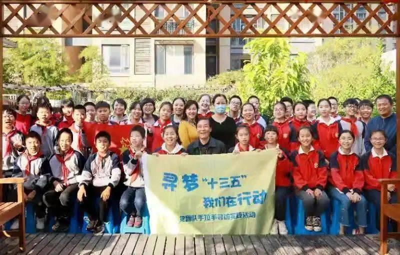 求推荐好用的充电宝，本人出差较多，便携式最好游戏画面