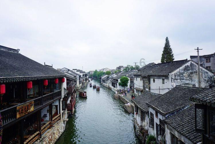 如何评价韩剧《偶然发现的一天》？游戏画面