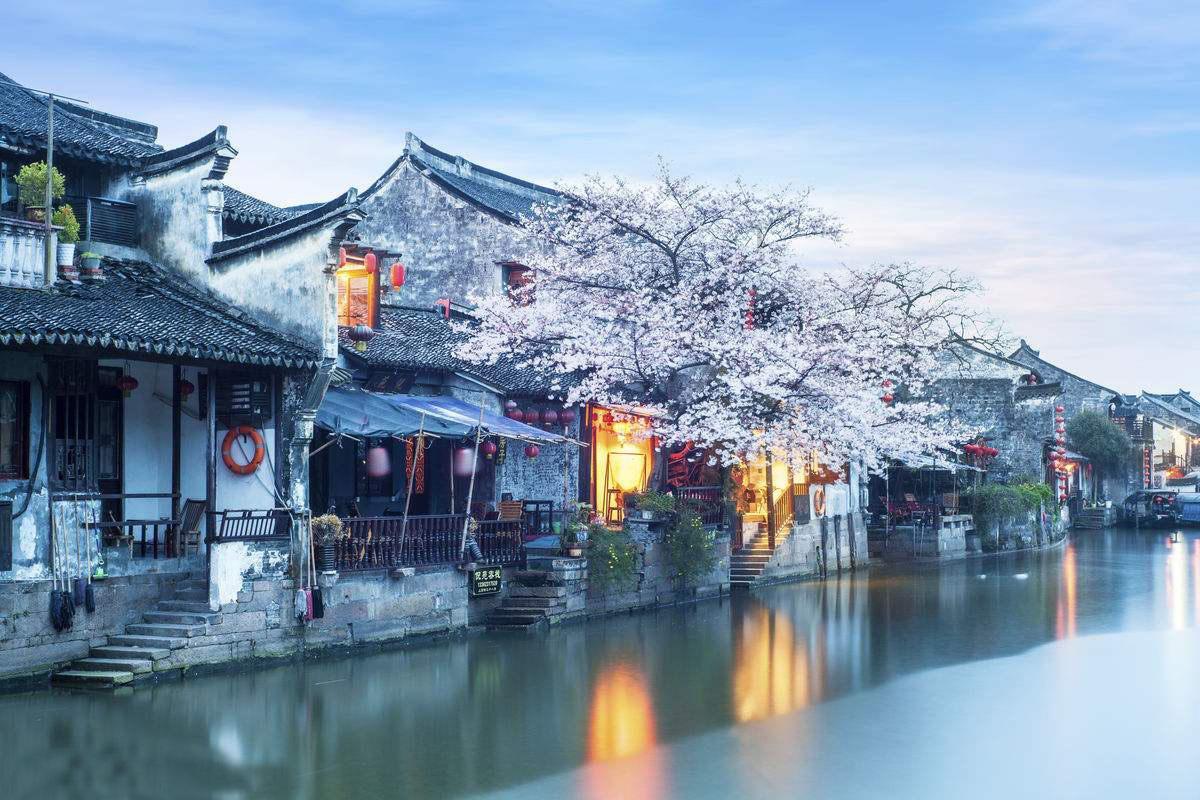 我们应不应该评价别人的着装？游戏画面